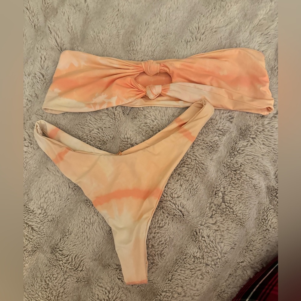 Dipping daisy bikini